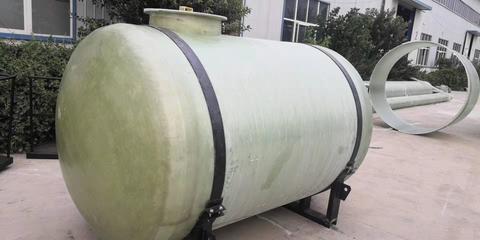 河北玻璃鋼儲罐的特性與應(yīng)用