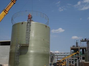 玻璃鋼現場纏繞儲罐 現代工業存儲的可靠選擇——以石家莊旭意復合材料科技為例