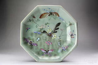清同治精品豆青粉彩蝴蝶紋八方高足盤(pán) 古瓷瑰寶與收藏精粹